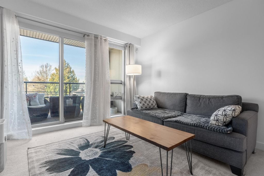 4550 Fraser St, #206