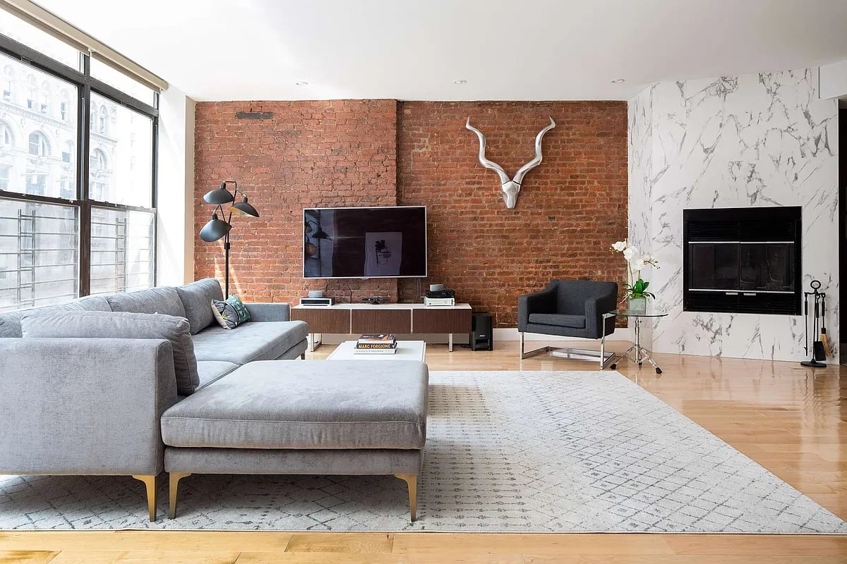 133 W 14th St #LOFT4