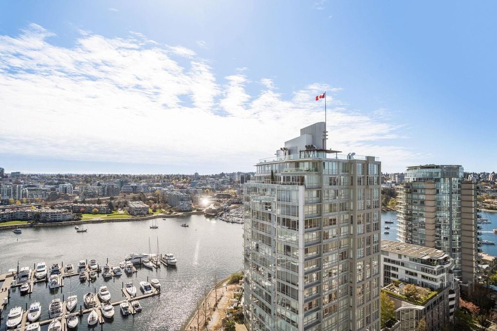 1201 Marinaside Cres, #2505