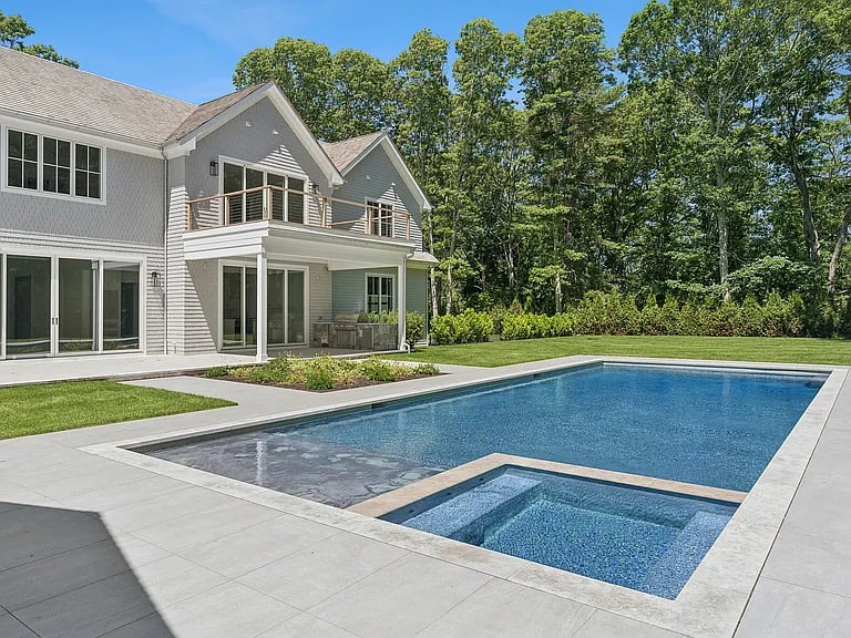 225 Norris Ln