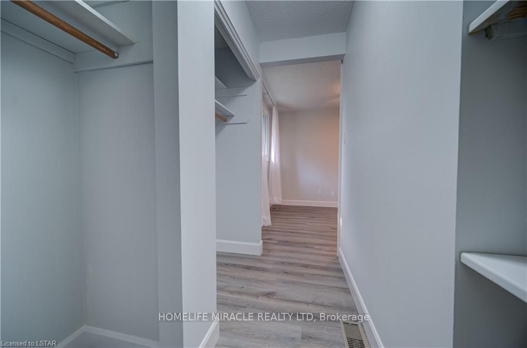 29 Ranchwood Cres