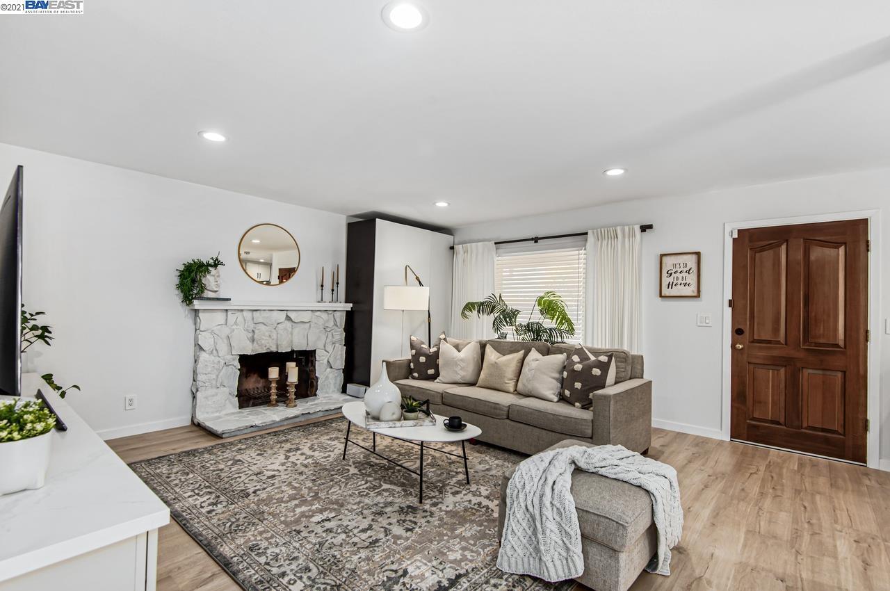 3052 Peppermint Dr