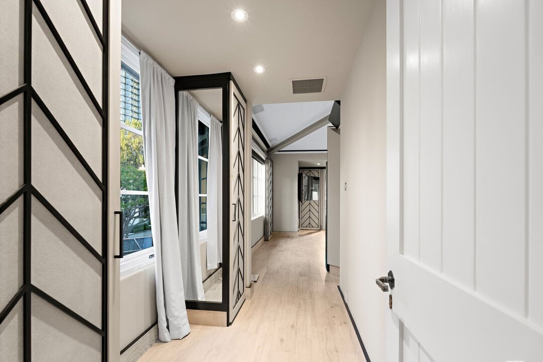 Century Woods Dr, 90067