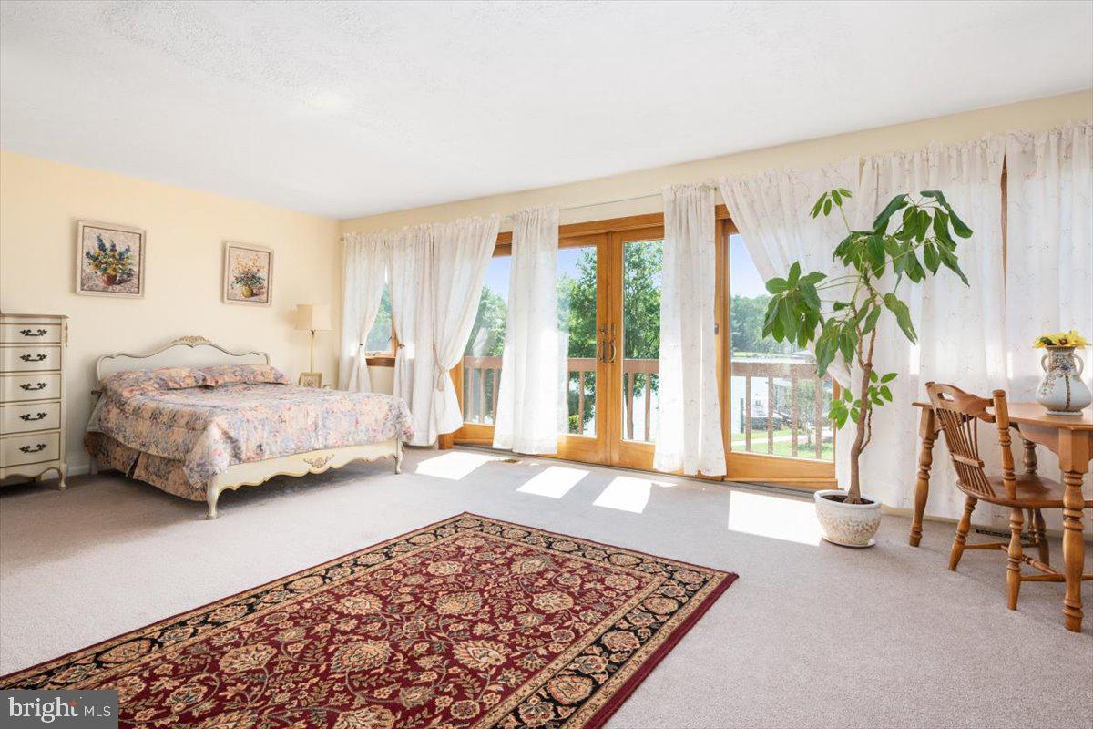 88 E Lake Dr