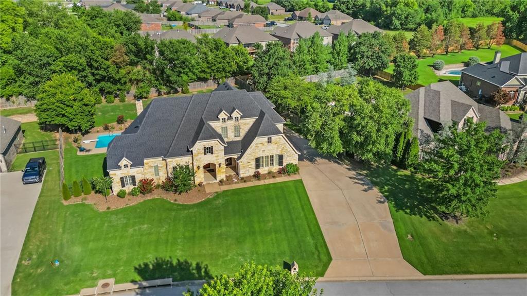 3275 Thornbury Dr