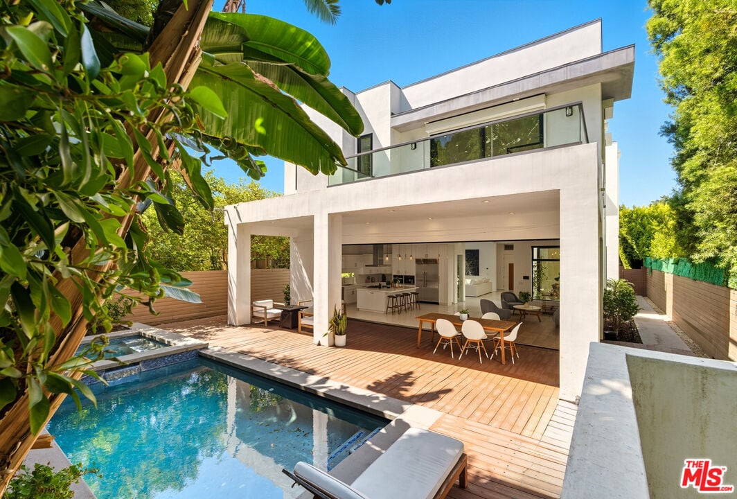 N Crescent Heights Blvd, 90046