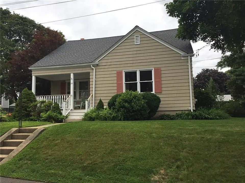 24 Tucker St