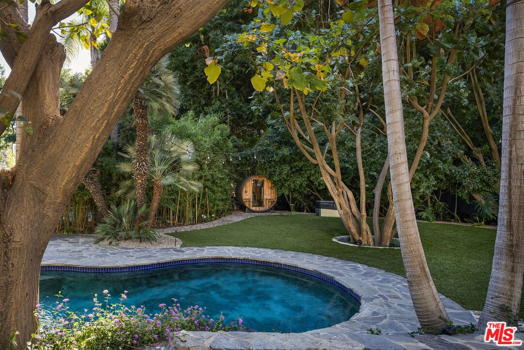 Velaris Estate, Laurel Canyon Blvd, 90046