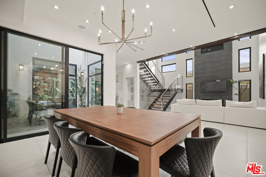 N Crescent Heights Blvd, 90046