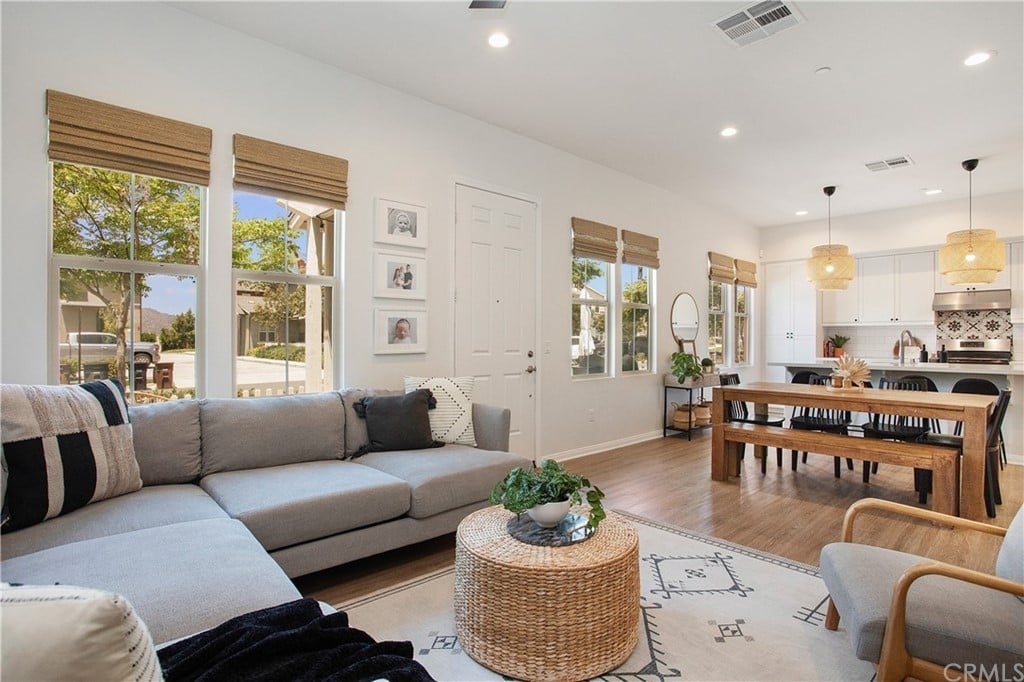 74 Promesa Ave