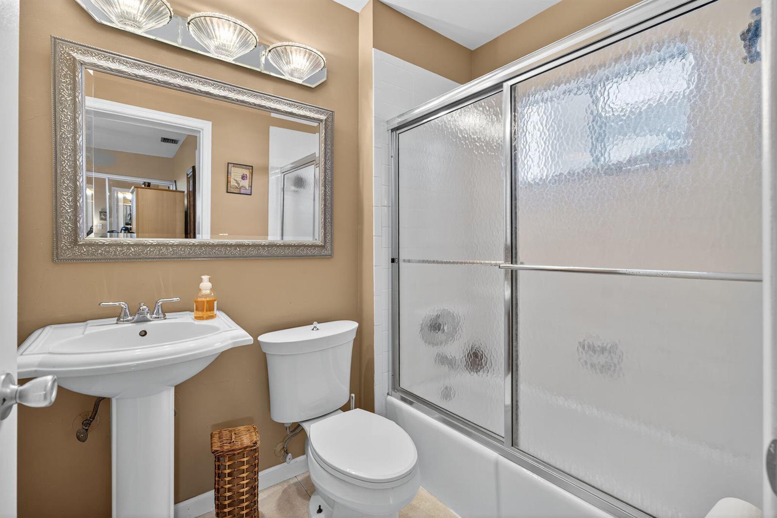 1605 S US Highway 1 Apt 8E