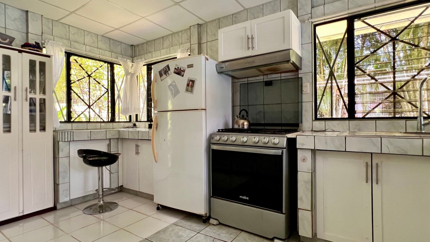 Home, 2 Rental Cabinas & Expansion Potential in Ojochal