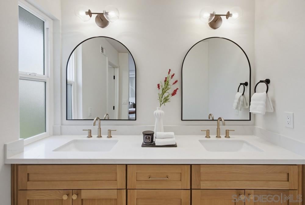 5580 Caminito Consuelo La Jolla, CA 92037