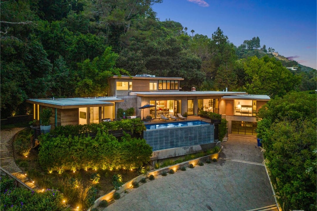Majestic Oasis