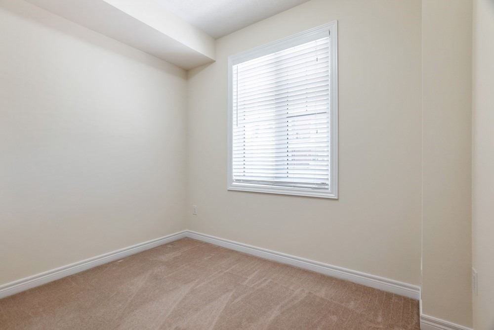 2 bedroom stacked townhouse in Oakville's Uptown Core