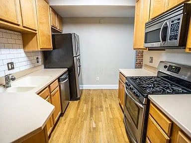 256 E 2nd Ave