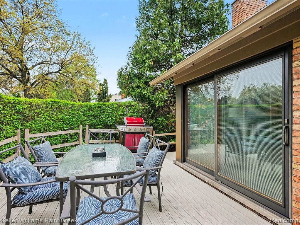 1949 Canary Ct