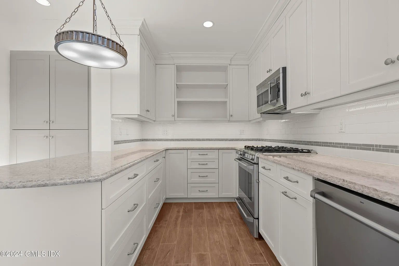 2 Putnam Hl APT 4G