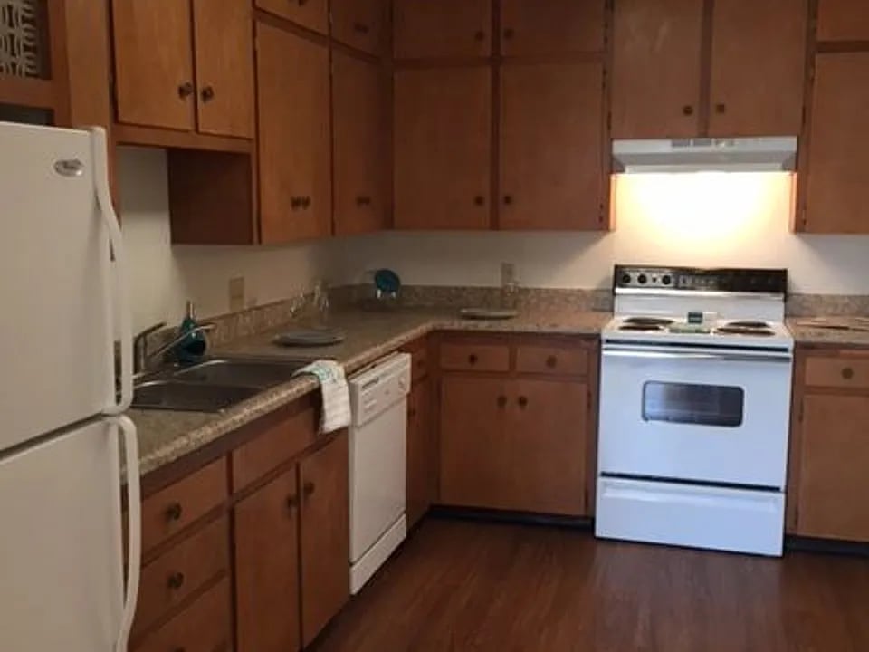 4810-12 Capitol Avenue