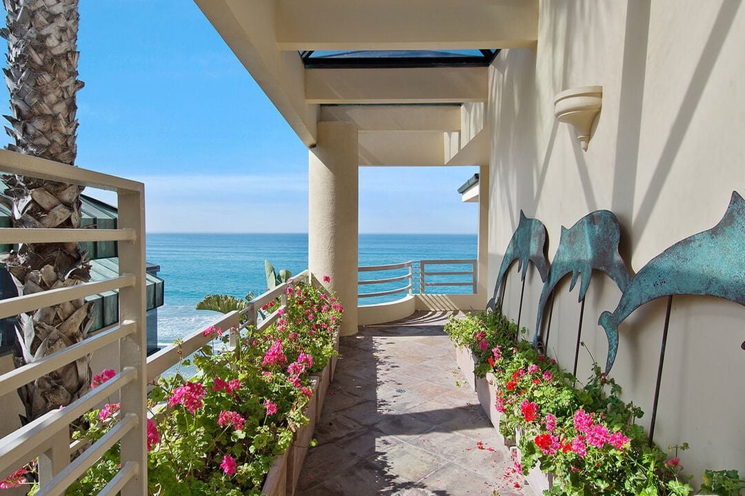 Solis Crest, Broad Beach Rd, 90265