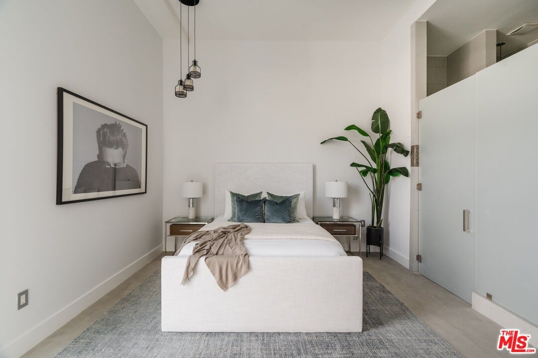 1152 N La Cienega Blvd, #301