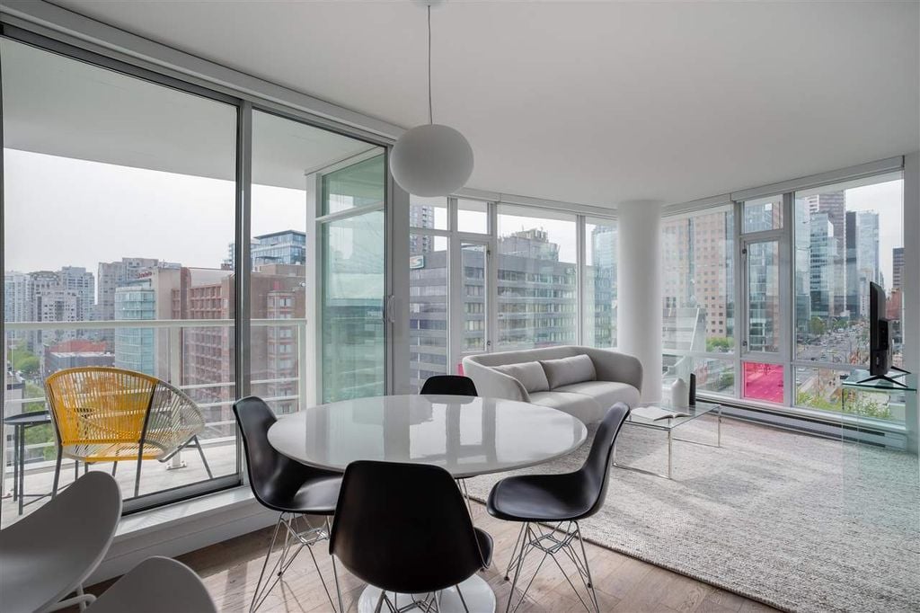 161 W Georgia St, #1508