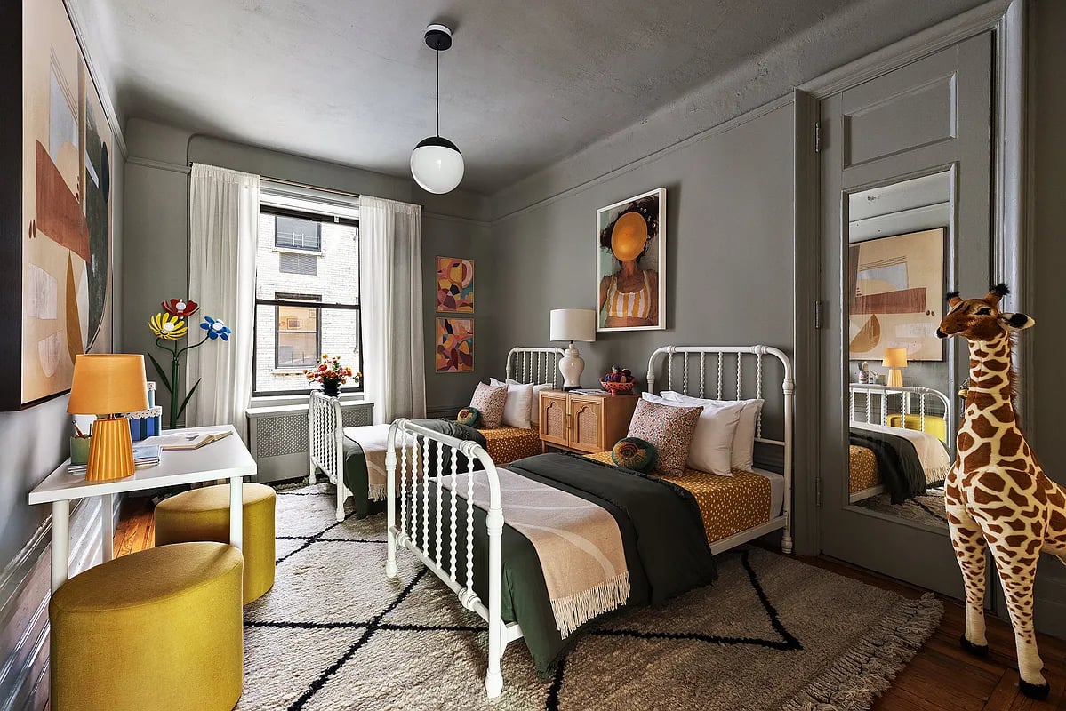 270 Riverside Dr, #2C