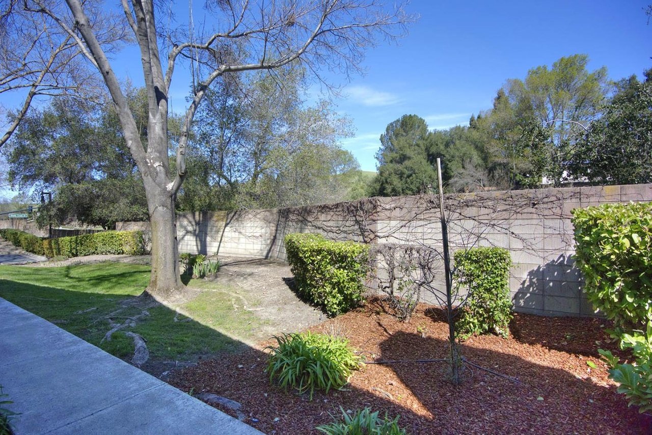 6 Sandpebble Ct