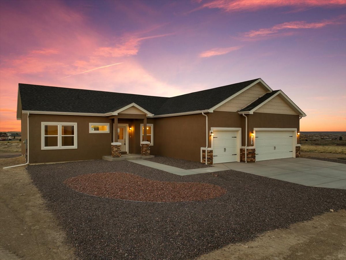 1112 E Painted Hills LN | Competition Mid December