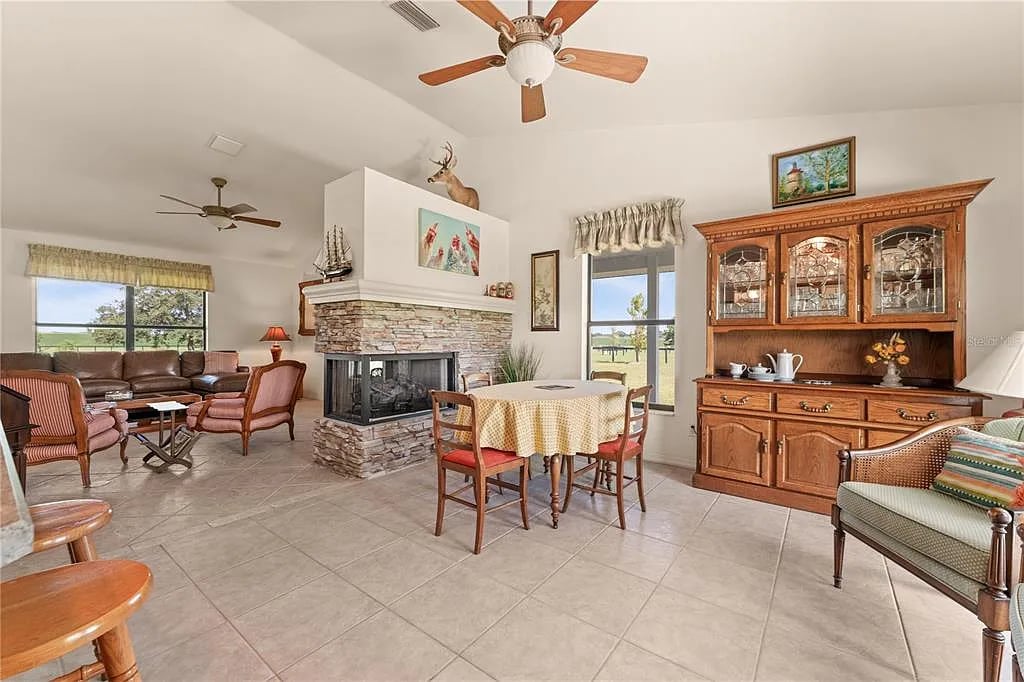 3650 SE 165th Ave, Morriston, FL 32668