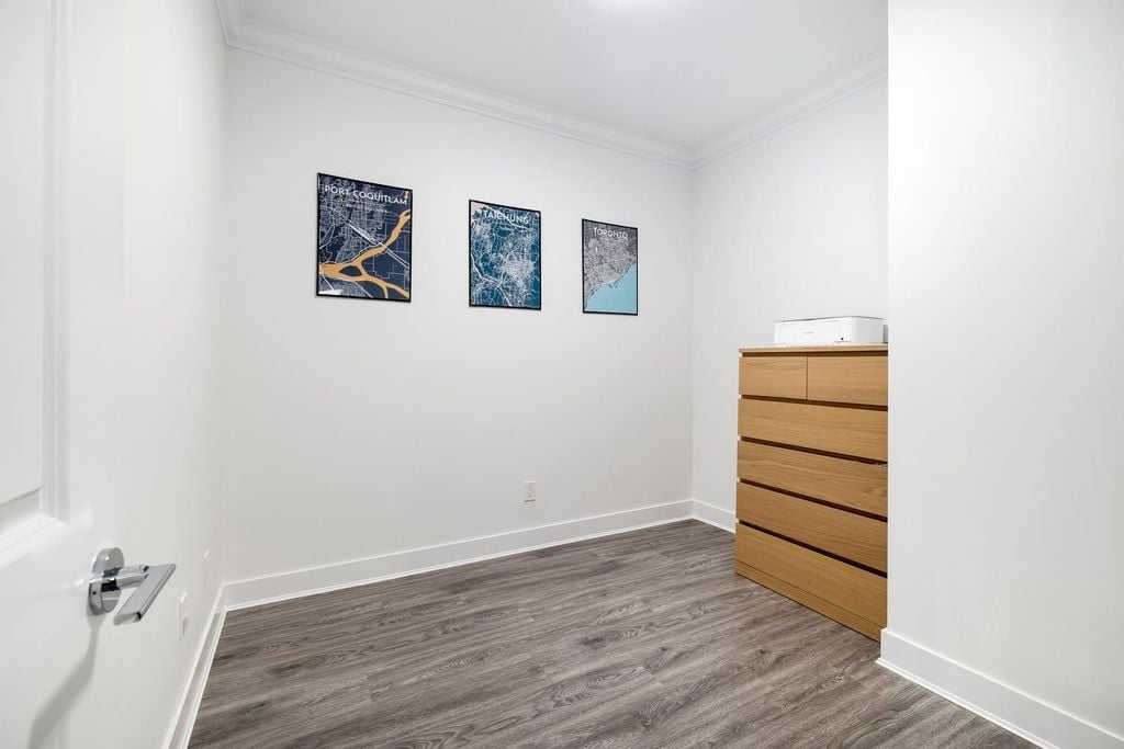 2389 Hawthorne Ave, #203
