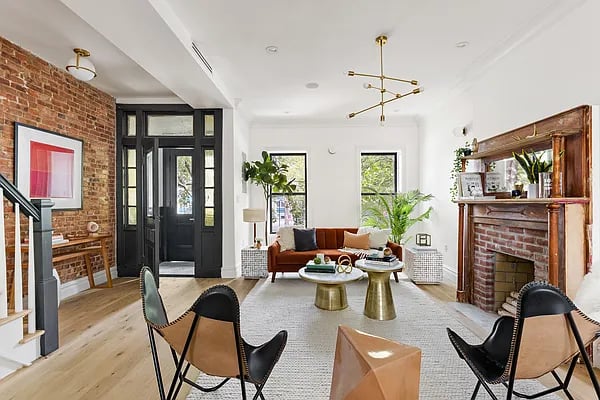 652B 1/2 Lafayette Avenue