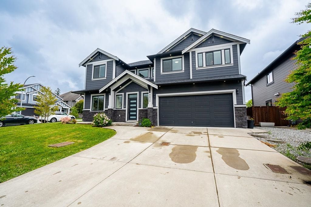 8830 Wooler Terr