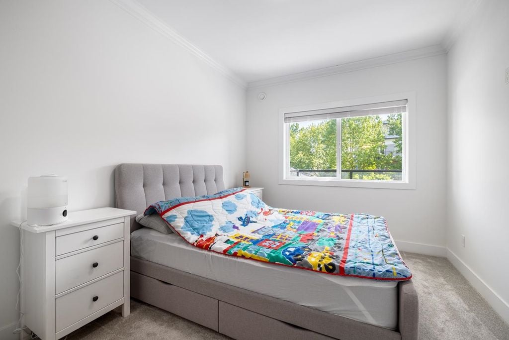 2389 Hawthorne Ave, #203