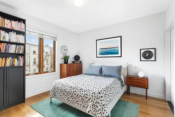 186 8th Street #3B