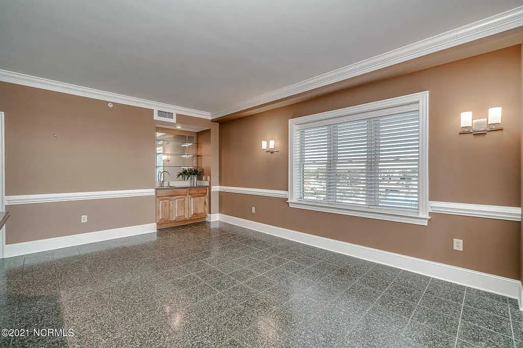 4425 Arendell St #409