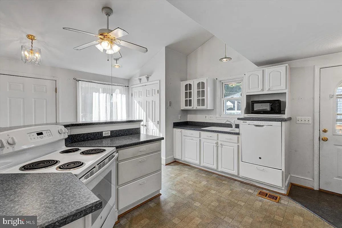 14110 Rectory Ln