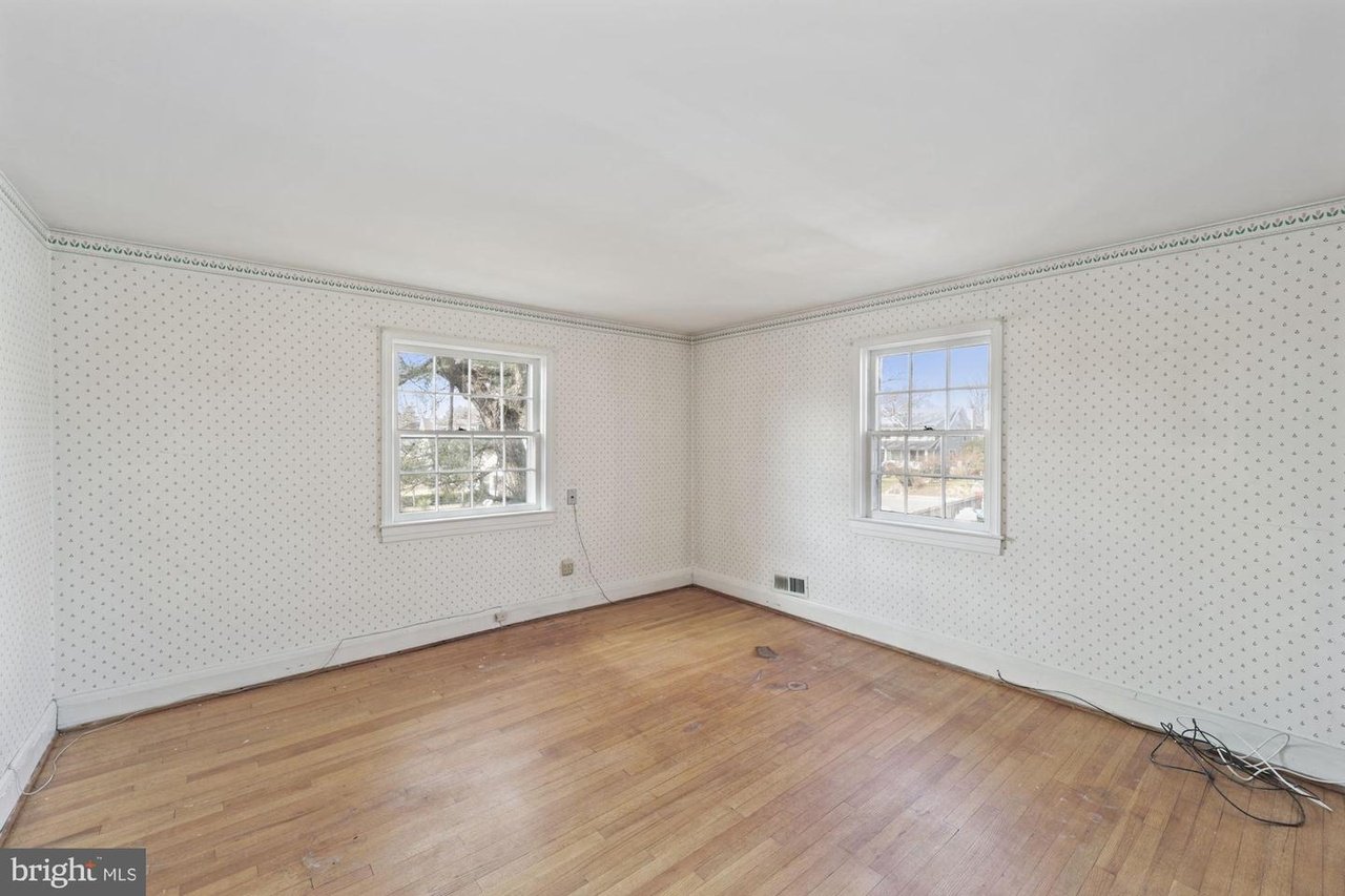 144 Archwood Ave