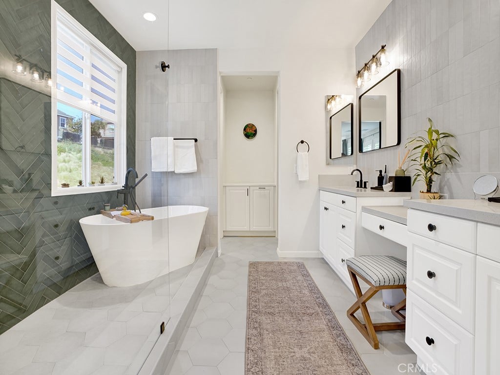 8967 Sunshine Valley Way