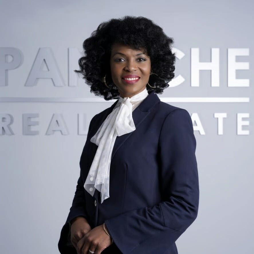 Cheryl Hamilton Westbury, NY Real Estate Agent Headshot