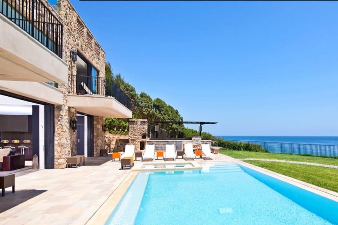 Manor Retreat