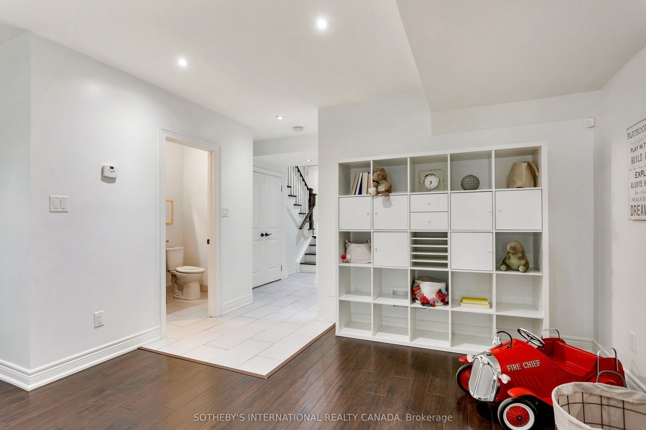 461 Valermo Dr