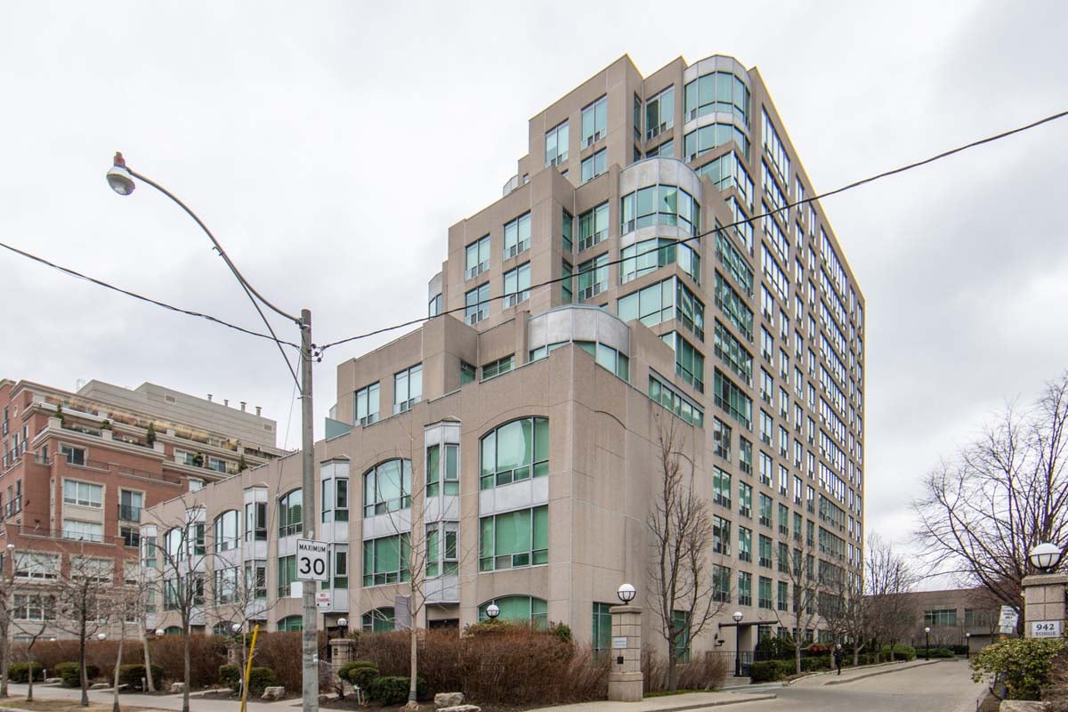 942 Yonge St, #1010