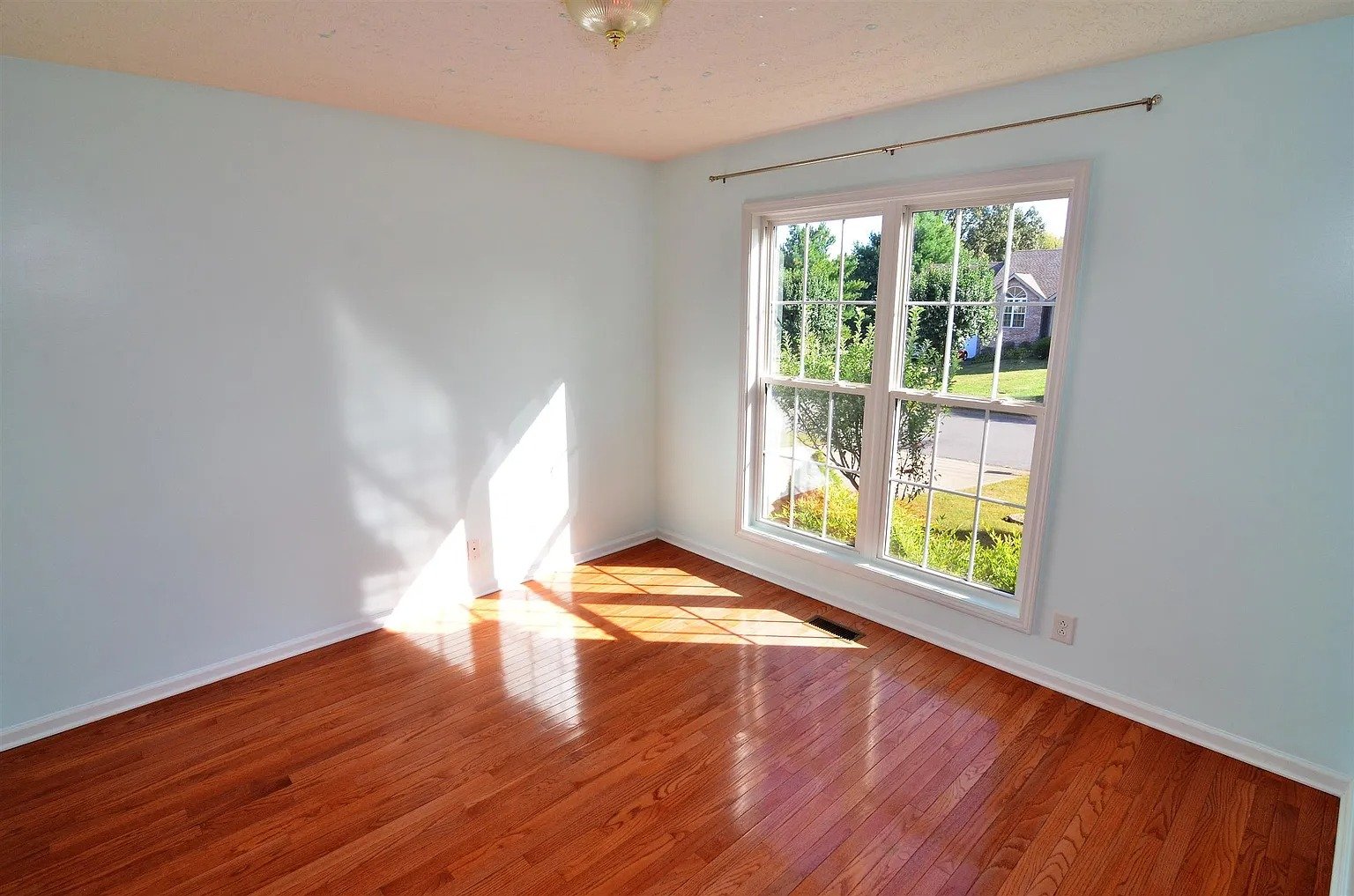 3419 Poplar Hl