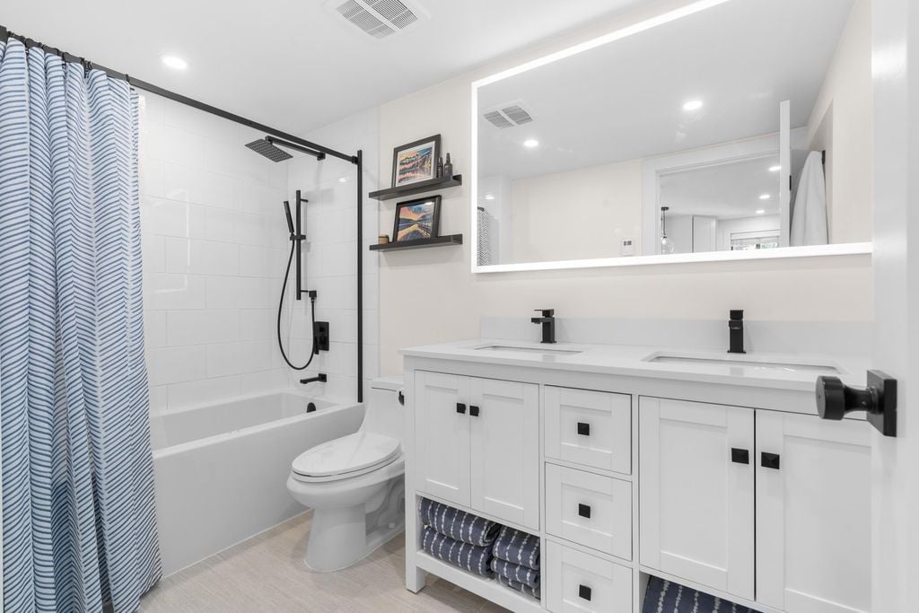 1702 Chesterfield Ave, #104