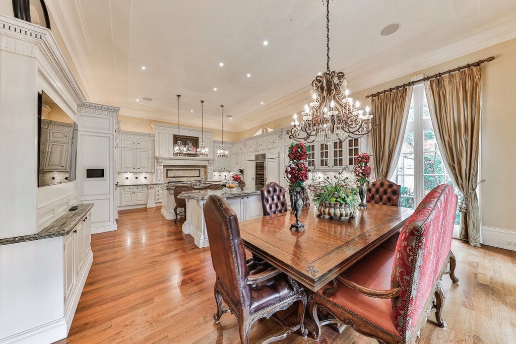 489 Lakeshore Road East