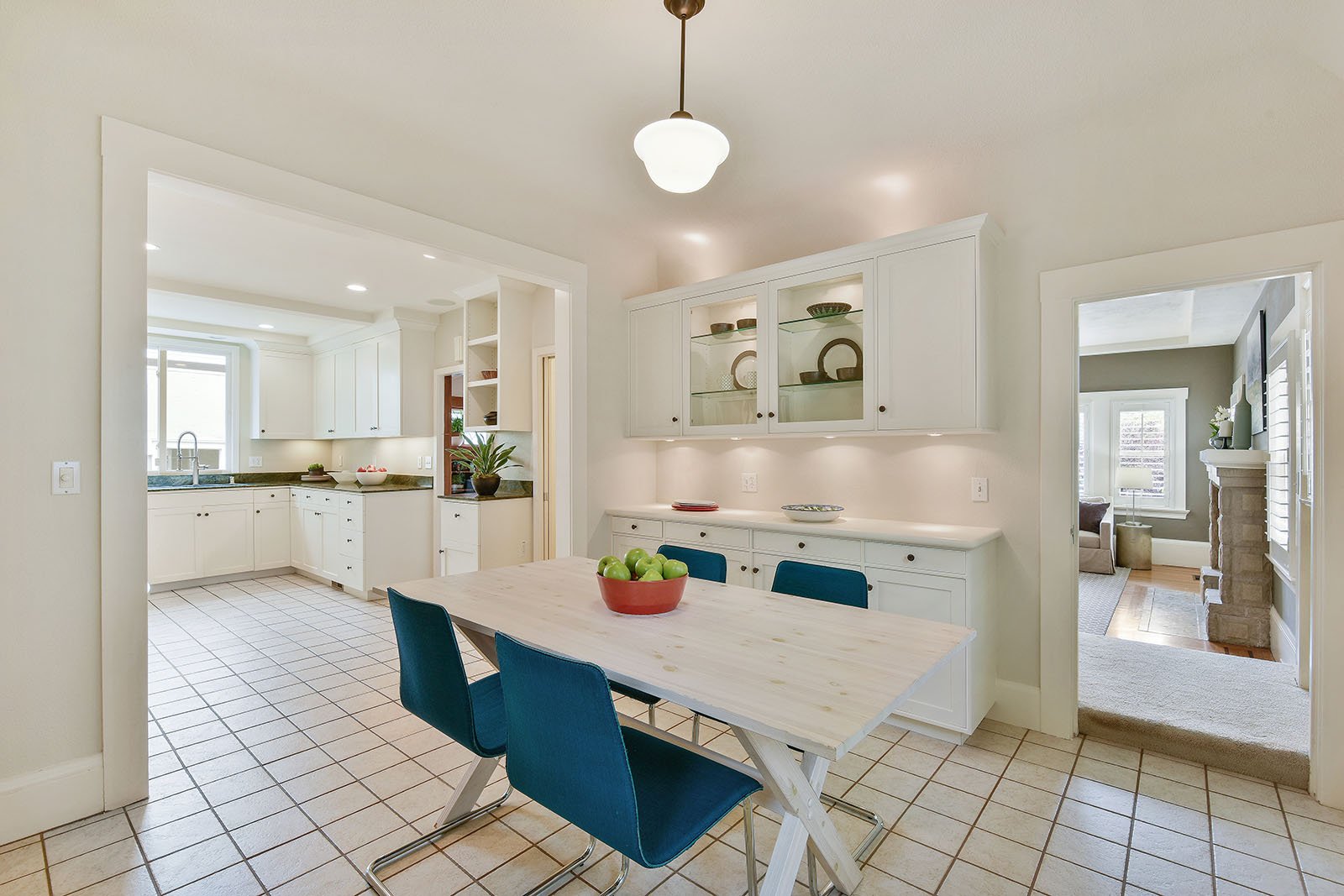 4026 Lakeshore Ave.