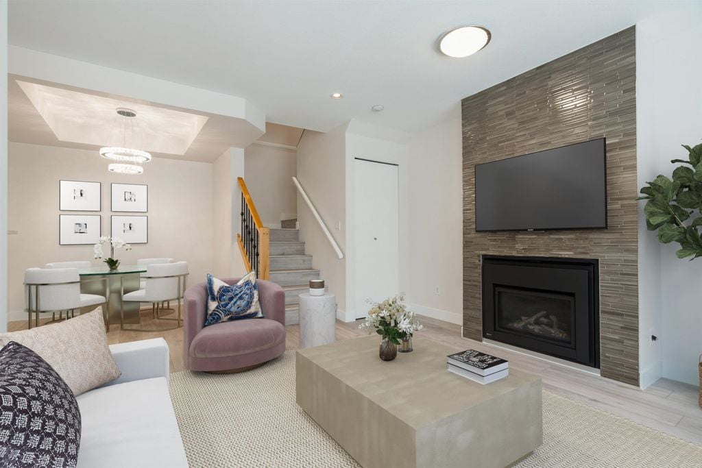 7406 Hawthorne Terr