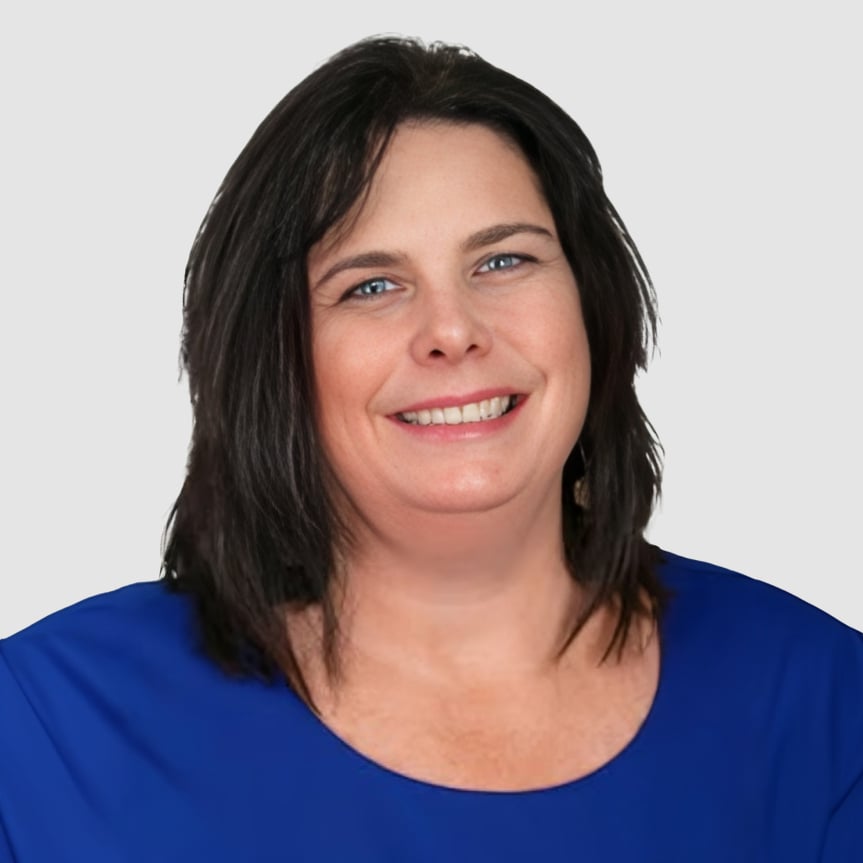 Lisa Roberts Lexington, MA Real Estate Agent Headshot