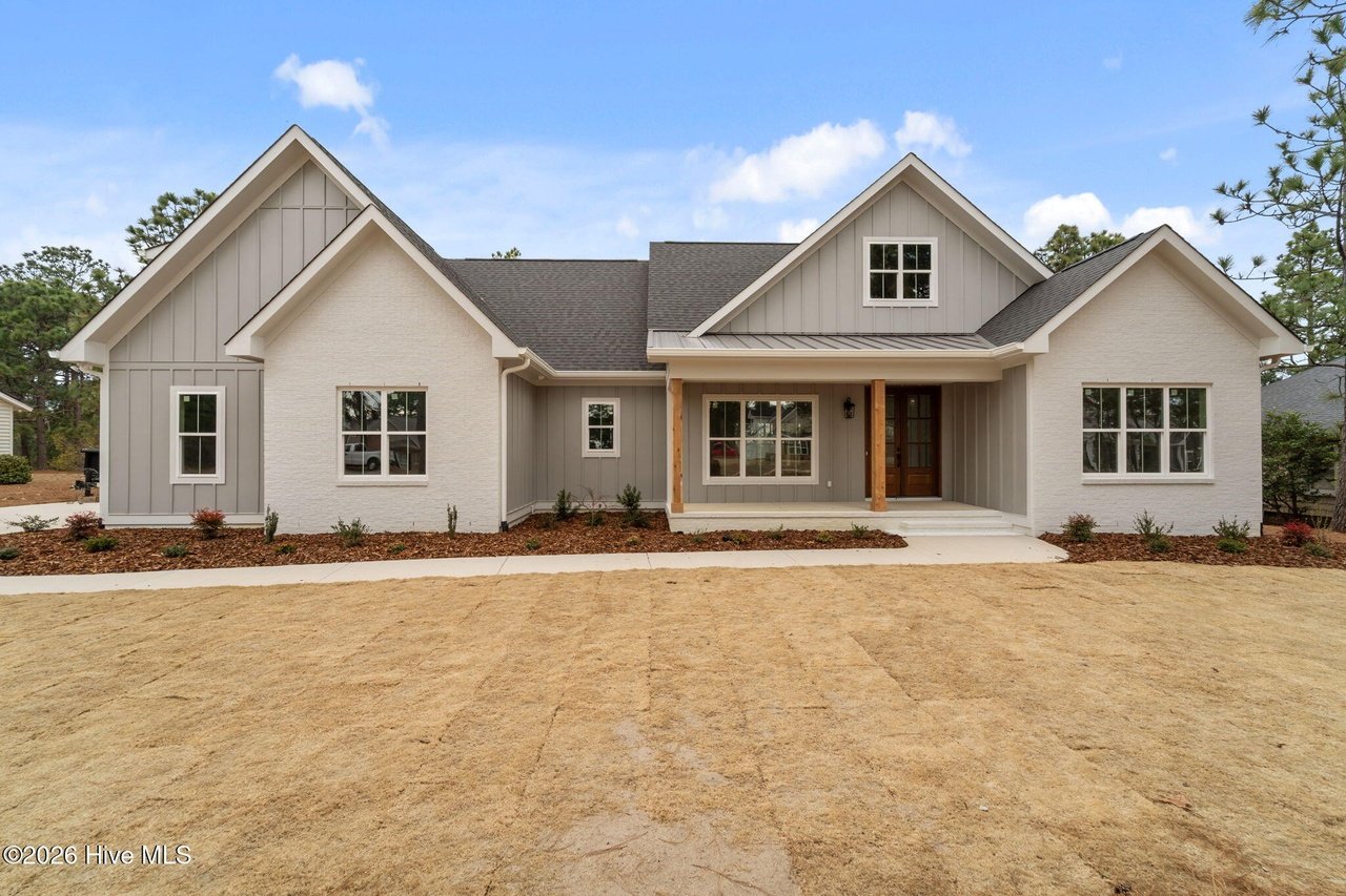 204 Longleaf Dr